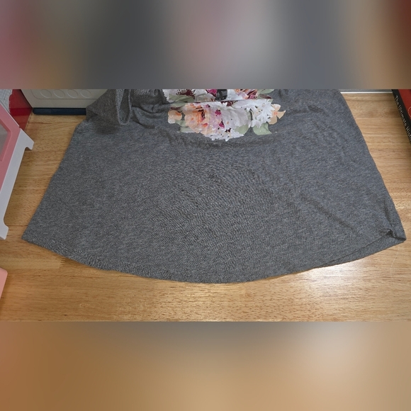 Torrid Grey Floral O-ring Slim‎ Fit Tank Top Size 00 - Picture 3 of 6